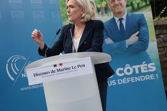 Marine Le Pen, lors de son discours de rentrée, dans son fief d'Hénin-Beaumont (Pas-de-Calais), le 8 septembre 2024. CYRIL BITTON/DIVERGENCE POUR « LE MONDE »