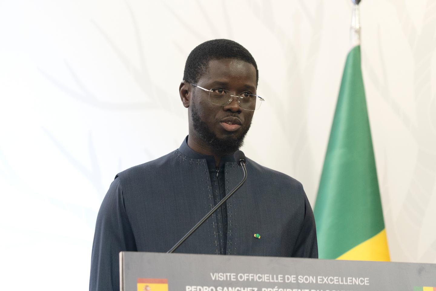 France begins handover of military bases to Senegal
