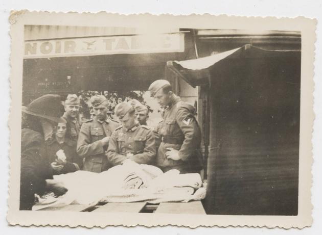 A photo taken by Raoul Minot, of the Saint-Ouen flea market, dated August 24, 1941.
