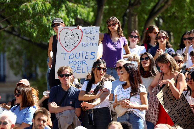 Lors d’une manifestation en soutien à Gisèle Pelicot, près du palais de justice de Marseille, le 14 septembre 2024. 
