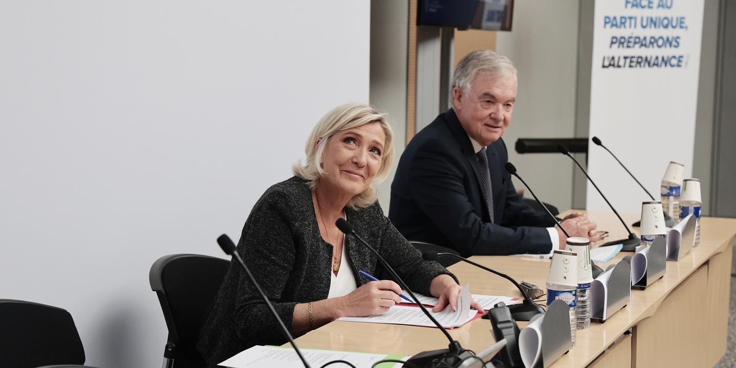 マリーヌ・ル・ペンは新たな解散を要求し、この任期が「可能な限り短くなる」ことを望んでいる。