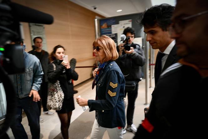 Gisèle Pelicot et son avocat, Stéphane Babonneau, arrivent au tribunal d’Avignon (Vaucluse), le 16 septembre 2024.