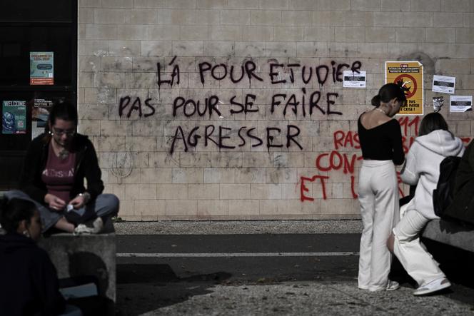 A l’université Bordeaux-Montaigne, après des révélations de plusieurs cas présumés de comportements inappropriés, y compris des violences sexistes et sexuelles, à Pessac (Gironde), le 15 novembre 2023.