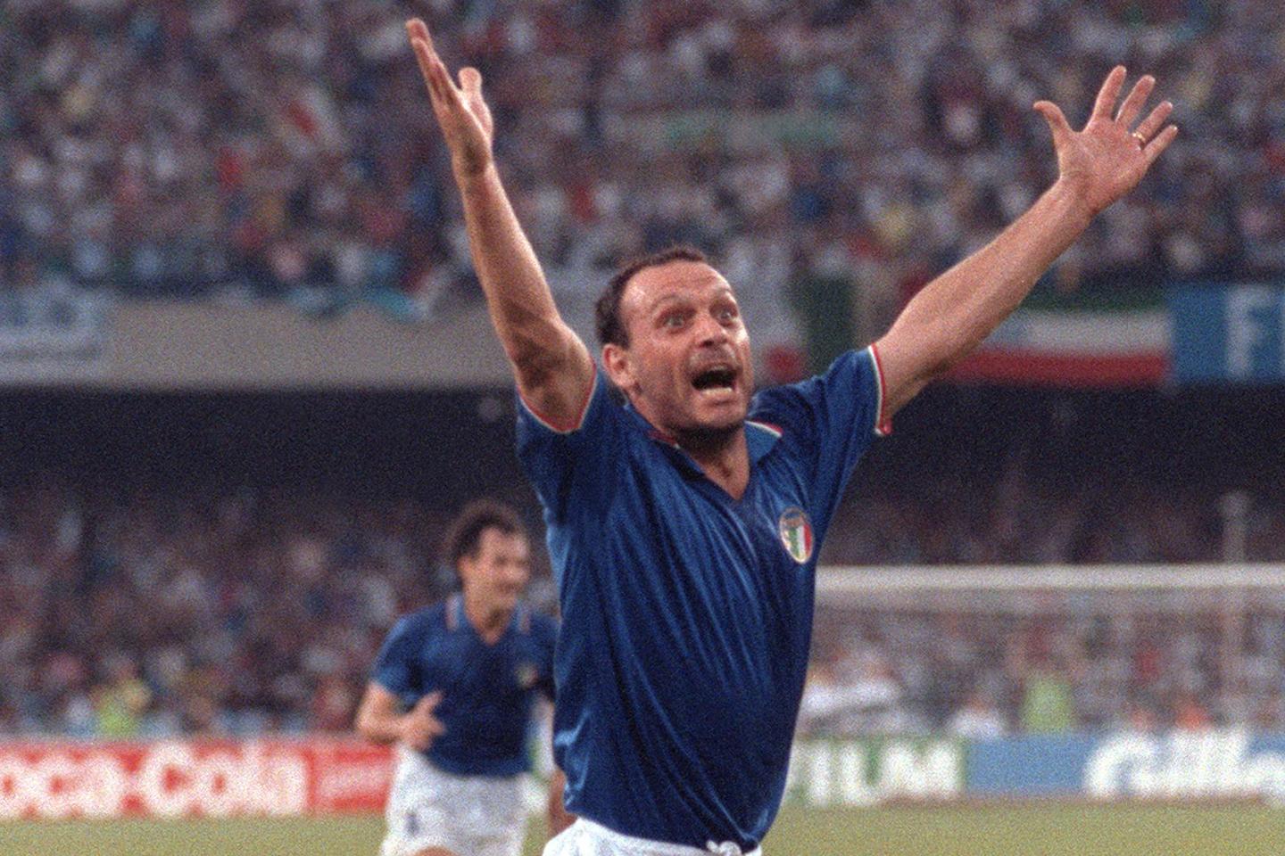 MAGAZINE LE JOURNAL de Mickey coupe du monde 1990 avec images panini