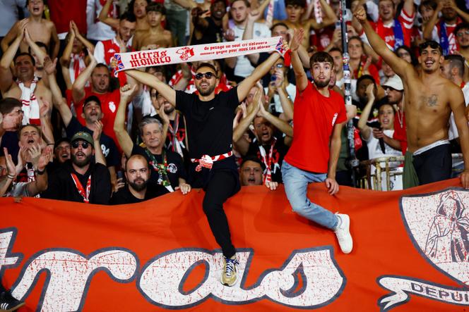 Les supporteurs monégasques lors du match de Ligue des champions contre le FC Barcelone au stade Louis-II, le 19 septembre 2024.
