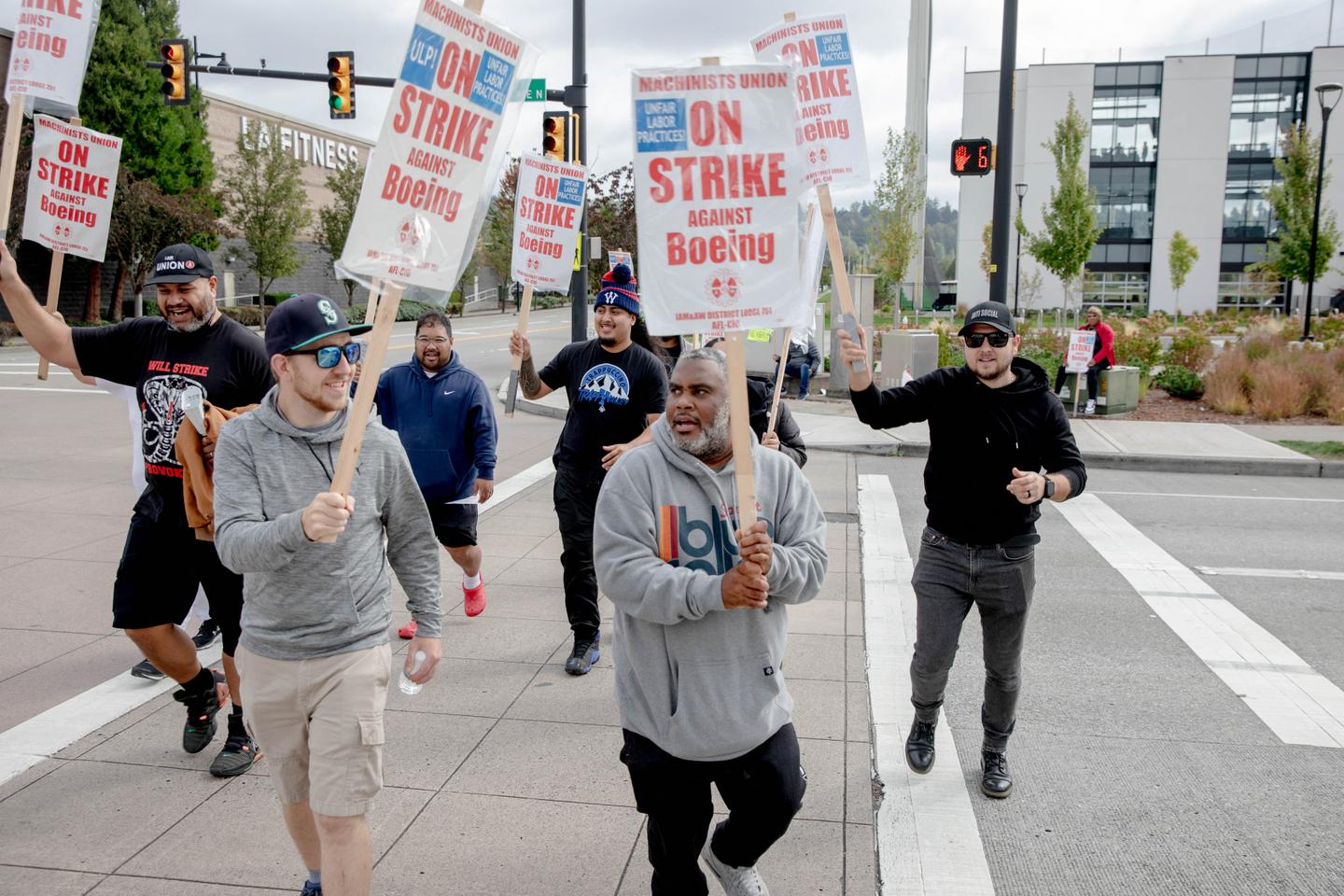 Strike at Boeing: CEO threatens employees with unpaid furloughs