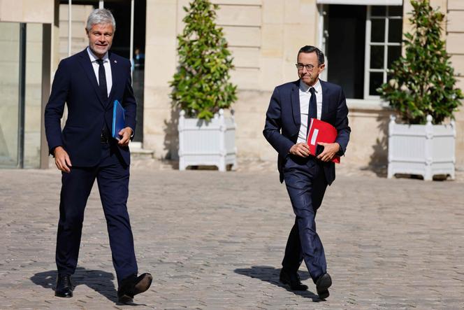 Laurent Wauquiez and Bruno Retailleau, in front of the hotel in Matignon, in Paris, September 19, 2024.