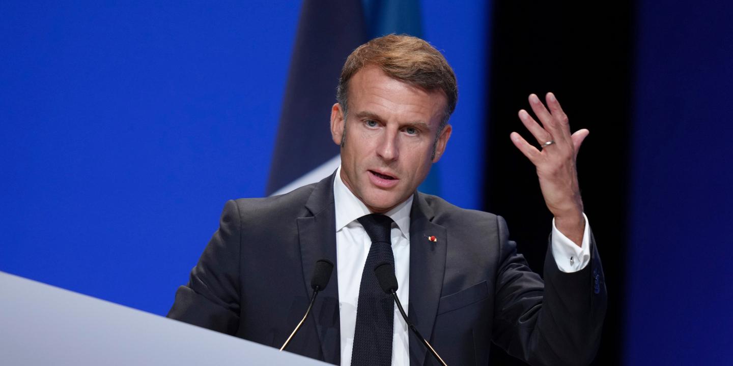 エマニュエル・マクロンの弾劾要求は10月2日に法務委員会で審議される予定