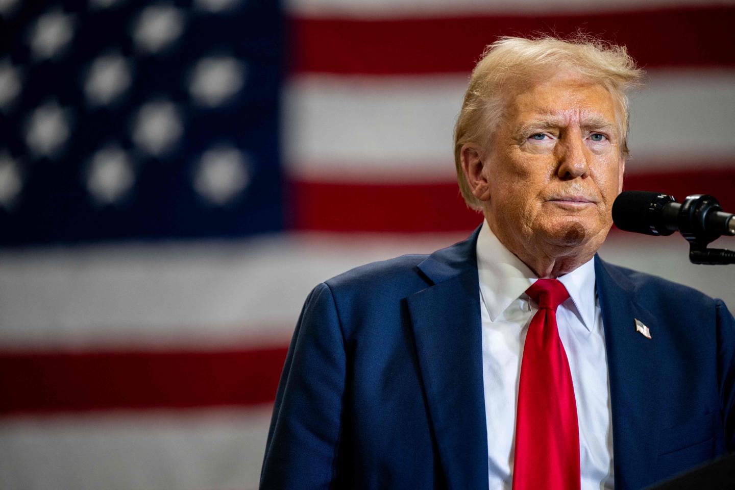 Trump vows to 'destroy' Iran if it harms a US election candidate