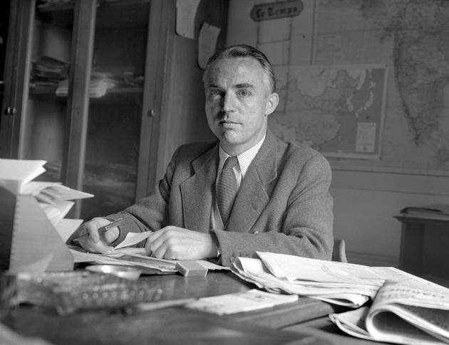 L’ancien reporter du « Monde » et spécialiste de l’Asie Robert Guillain, en septembre 1950, à Paris. Parti au Japon en 1938, il y fut bloqué après l’attaque japonaise sur Pearl Harbor, le 7 décembre 1941, et ne put rentrer en France qu’en 1946.