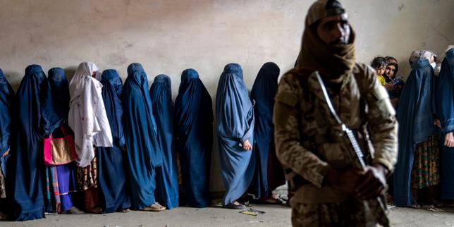 Afghanistan: 'How to conceive relations with a regime that locks up women?'