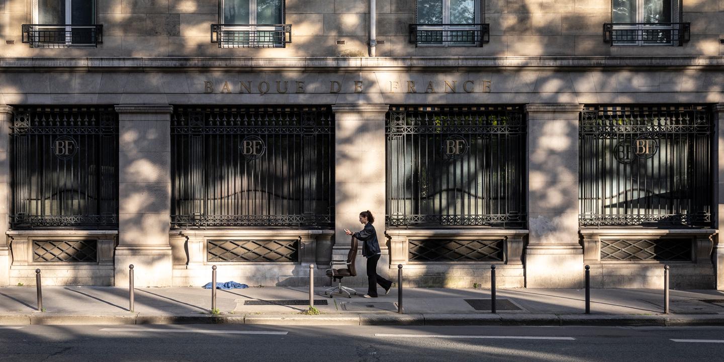 French debt crisis puts renewed pressure on interest rates