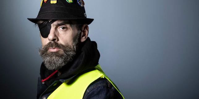 Après l’éborgnement de Jérôme Rodrigues, figure des « gilets jaunes », le parquet requiert un procès contre un policier thumbnail