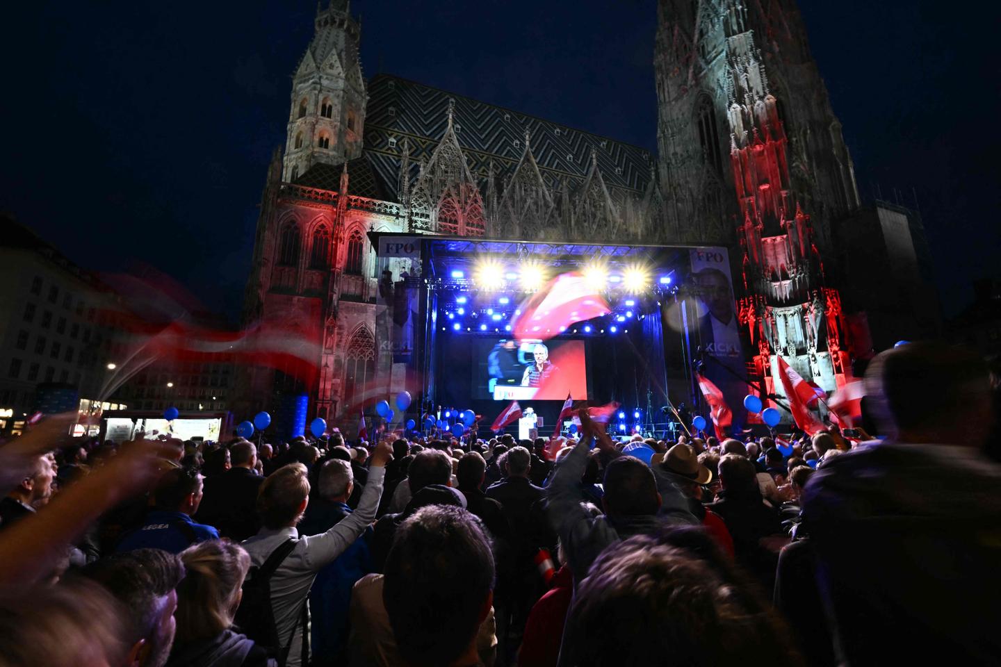 W Austrii nazistowską piosenkę śpiewano na pogrzebie byłego urzędnika wybieranego przez skrajnie prawicę, tuż przed wyborami do organów legislacyjnych