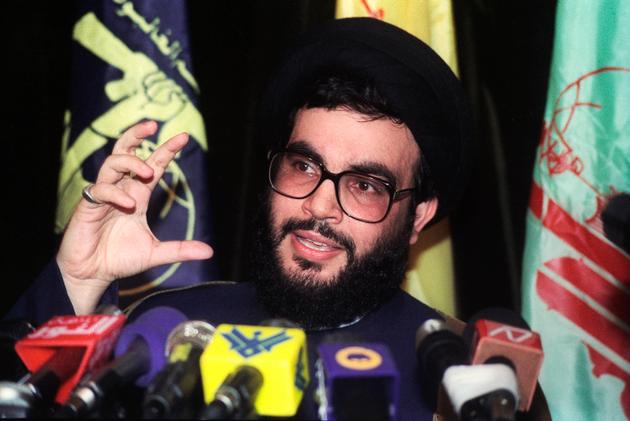 Hassan Nasrallah, secrétaire général du Hezbollah basé au Liban, lors d'une conférence de presse dans son bureau de Beyrouth, Liban, le 26 mai 1992.