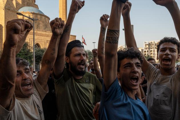 Après la retransmission d’un ancien discours de Hassan Nasrallah à la télévision, près de la place des Martyrs, à Beyrouth, le 28 septembre 2024.