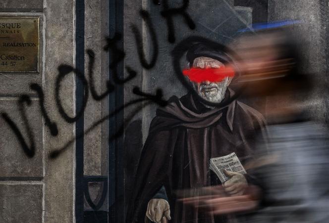 Sur la Fresque des Lyonnais, grande fresque murale située à Lyon, la représentation de l'Abbé Pierre a été taguée, lundi 30 septembre 2024.