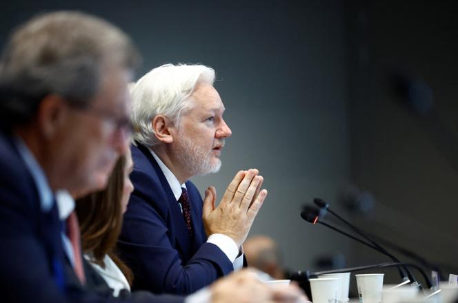 Założyciel WikiLeaks Julian Assange we wtorek, 1 października, przed Radą Europejską.