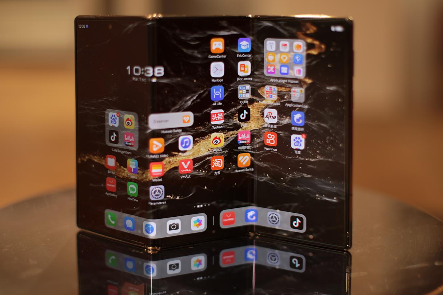 Empezando con el Huawei Mate XT, el primer smartphone triple