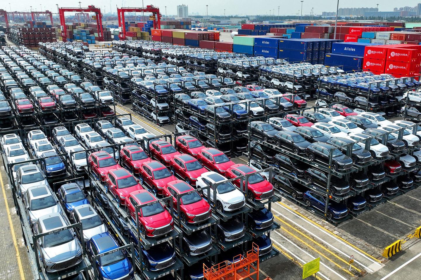 La Unión Europea adopta recargos de hasta el 35% a los coches eléctricos importados de China