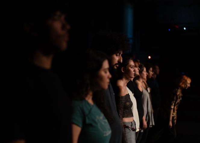 « Partitions d’instincts », spectacle du chorégraphe Louis Combeaud, avec des jeunes suivis au Centre hospitalier Le Vinatier. A la Maison de la danse de Lyon, le 29 mai 2024.