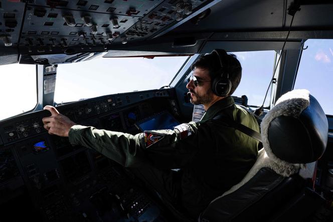 Un pilote de l’armée de l’air française manœuvre un Airbus A330 MRTT (Multi Role Tanker Transport), lors de l’exercice « Ramstein Flag 2024 », le 4 octobre 2024.