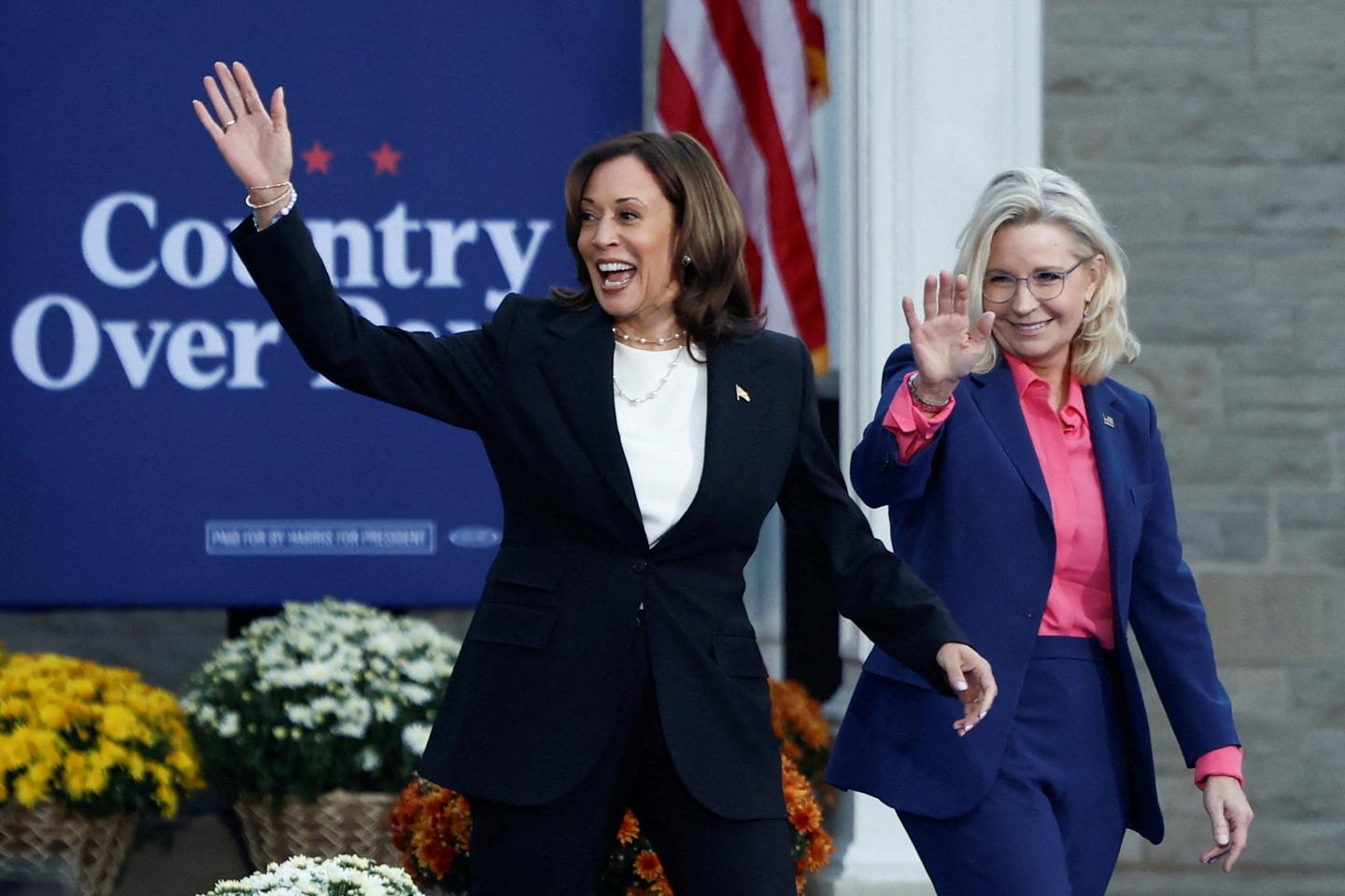 Anti-Trump Republican Liz Cheney rallies with Harris in key battleground