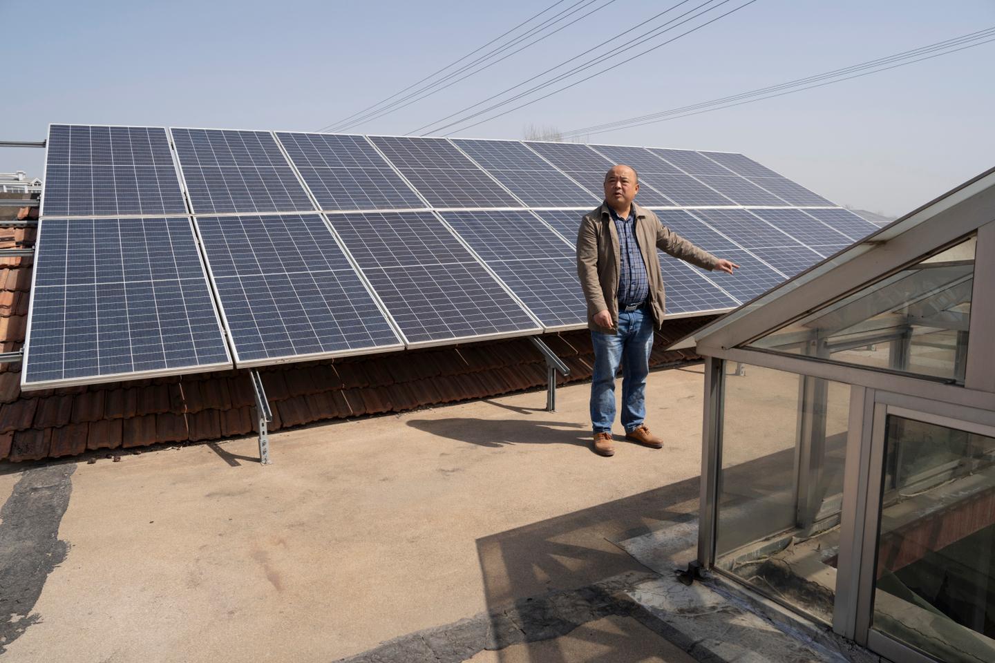 The world's biggest polluter and a leader in the environmental transition: the China paradox