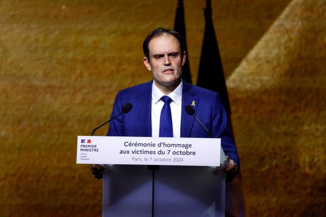Yonathan Arfi, président du Conseil représentatif des institutions juives françaises (CRIF), s'exprime lors d'une cérémonie en hommage aux victimes de l'attaque meurtrière du Hamas en Israël le 7 octobre et en soutien aux otages, à Paris, France, octobre 7, 2024.