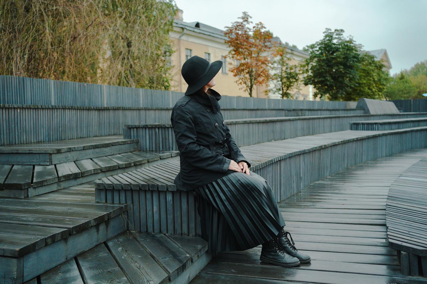 In Saint Petersburg, dissidents resist on tiptoe