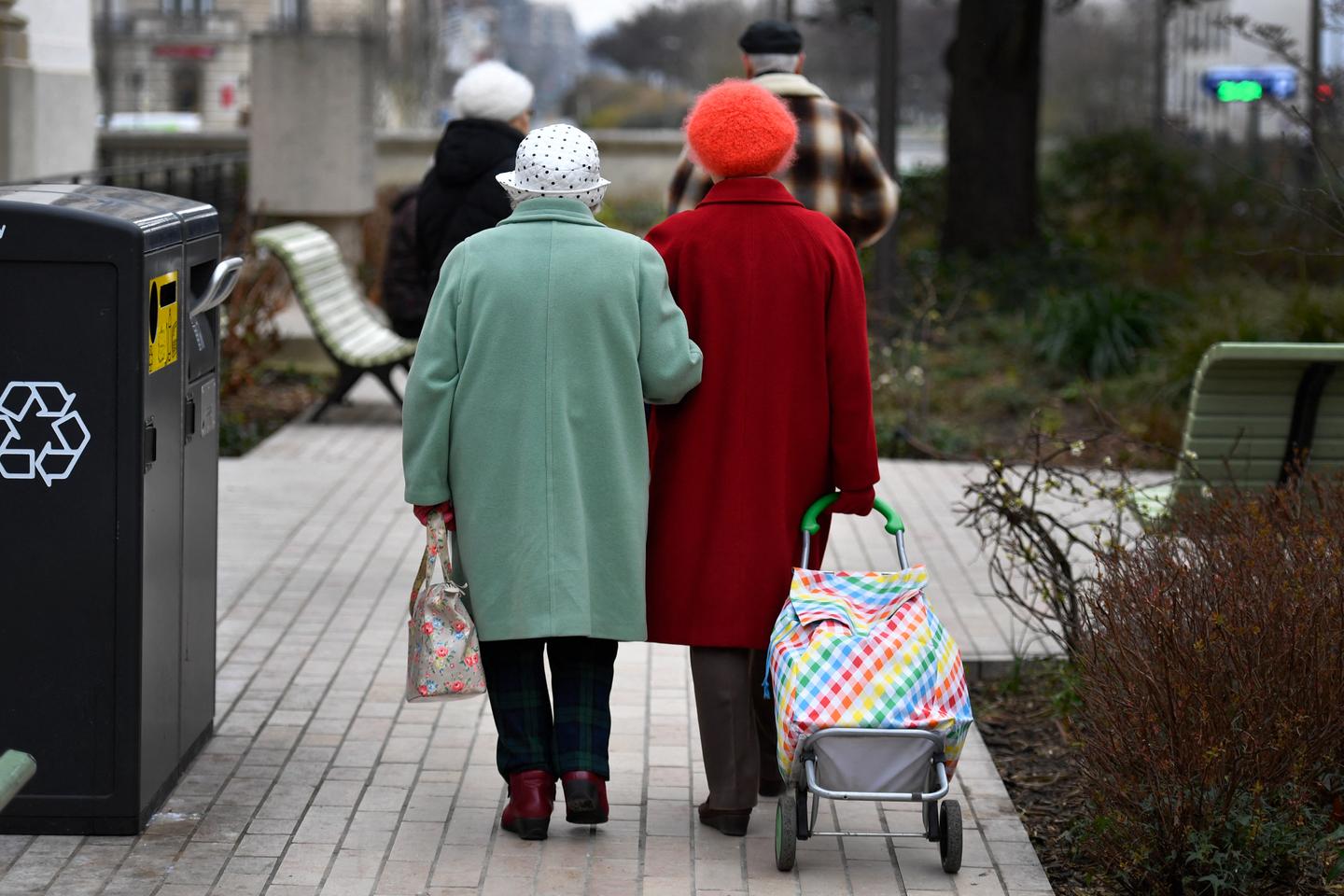 Rise in human life expectancy slows in wealthy countries