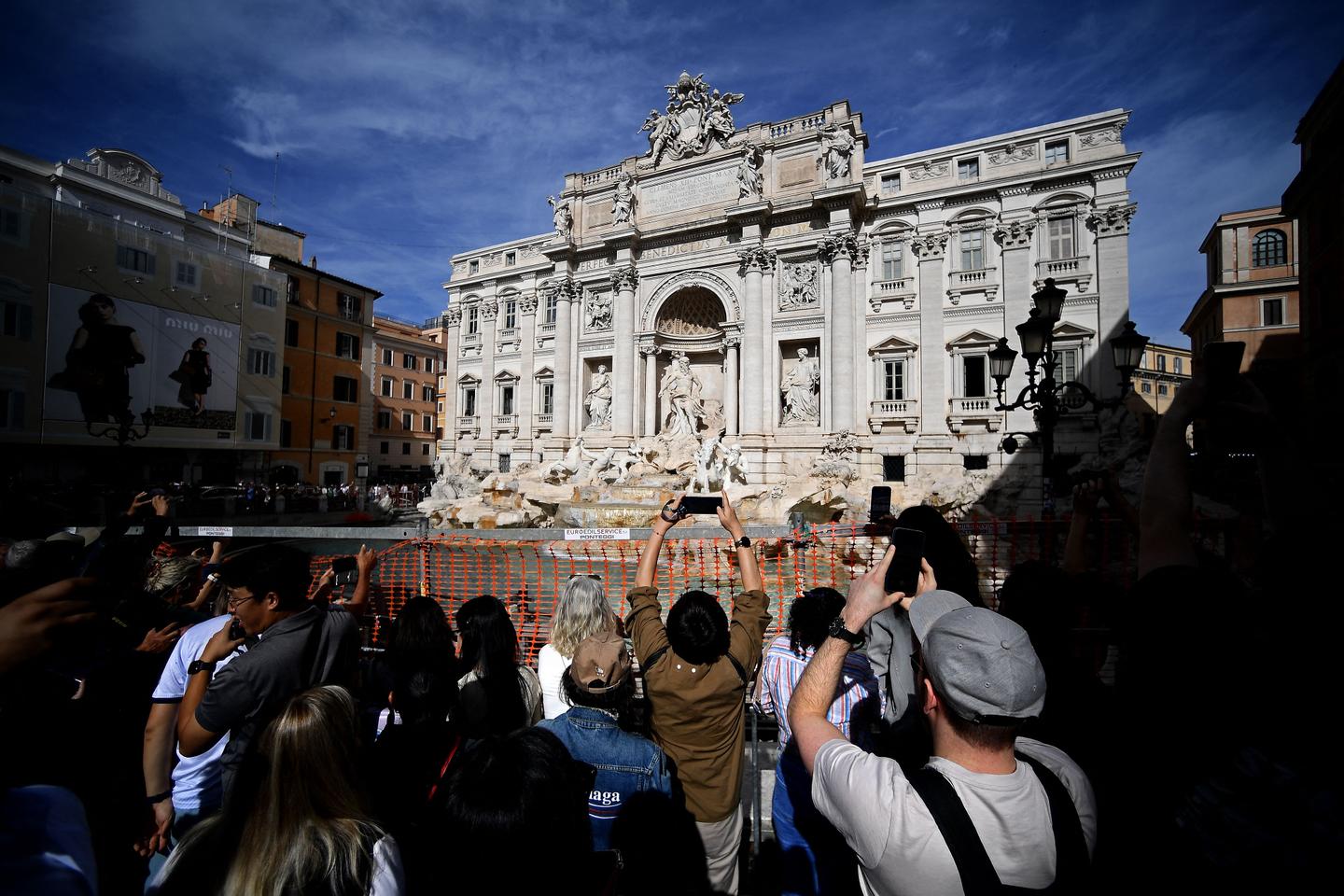 Rome mulls charging tourists to see the Trevi Fountain