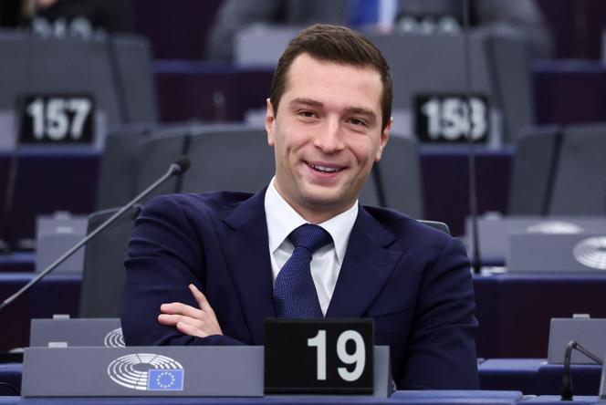 Jordan Bardella, eurodéputé français et président du groupe des Patriotes, lors d’une session au Parlement européen à Strasbourg, le 9 octobre 2024. 