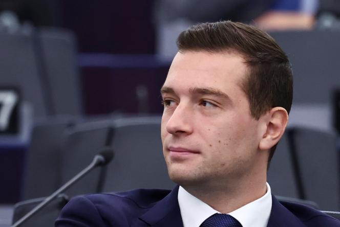Le premier livre de Jordan Bardella Ce que je cherche sera publie chez Fayard un an apres la prise de controle par Bollore
