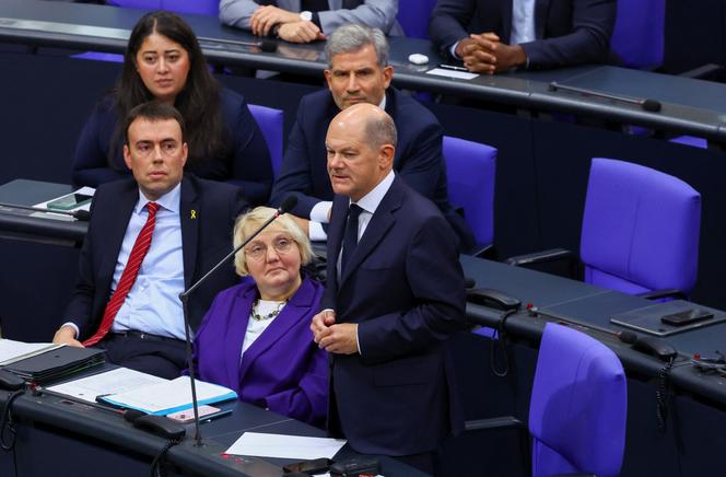 Le chancelier allemand Olaf Scholz s’exprime lors d’une session de la chambre basse du parlement Bundestag, à Berlin, Allemagne, le 10 octobre 2024.