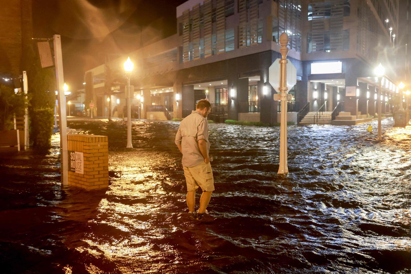 Video. Watch: Hurricane Milton makes landfall in Florida