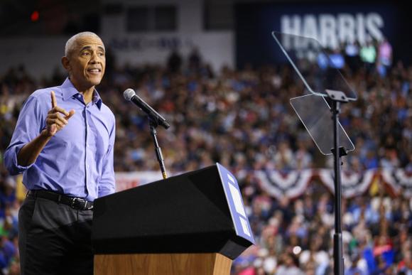 L’ancien président américain, Barack Obama, lors d’un meeting de soutien à la candidate démocrate, Kamala Harris, à Pittsburgh (Etat de Pennsylvanie), le 10 octobre 2024.