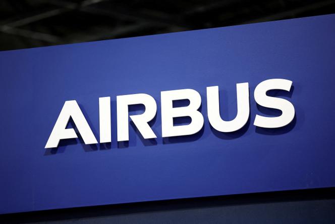  Le logo d’Airbus, affiché au salon international de la défense et de la sécurité terrestres et aéroterrestres Eurosatory, à Villepinte, le 17 juin 2024. 