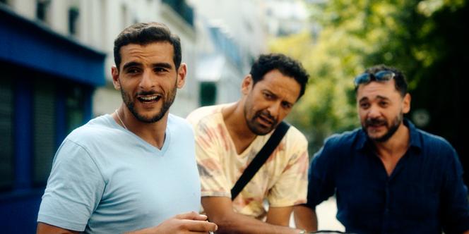 Malek (Sofiane Germani), Prefeitura (Khaled Benaissa) e Slimane (Nedjim Bouizzou) em “Barbès, pequena Argélia”, de Hassan Guerrar.