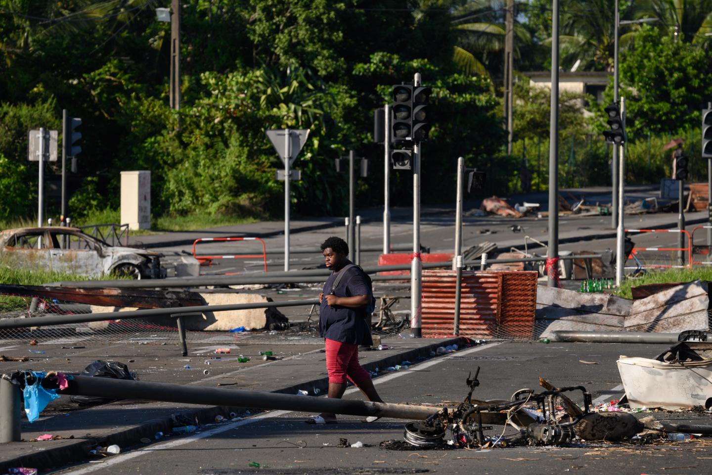 Violence continues despite curfew in France's Martinique: 'Last night was a horror'