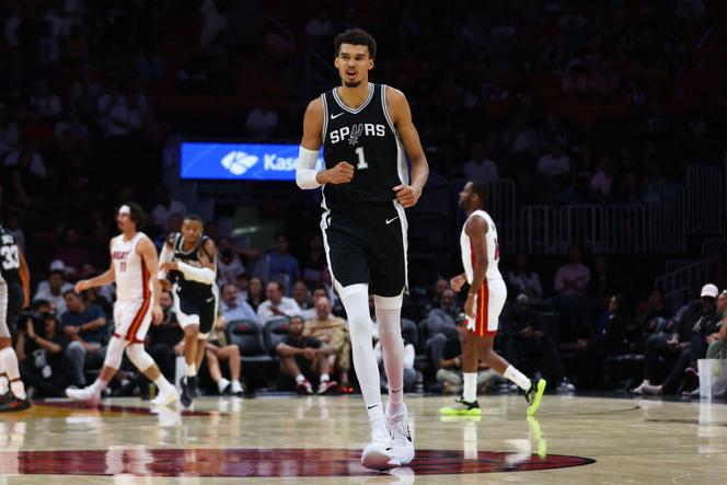 O francês Victor Wembanyama durante jogo de pré-temporada da NBA entre San Antonio Spurs e Miami Heat, em Miami, 15 de outubro de 2024.