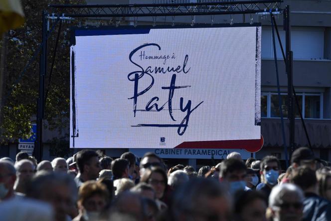 Lors de l’hommage rendu à Samuel Paty un an après son assassinat, à Conflans-Saint-Honorine (Yvelines), le 16 octobre 2021.