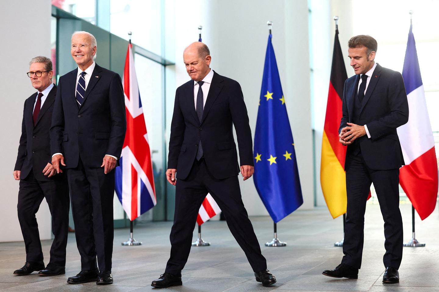 Biden, Macron, Scholz and Starmer split over inviting Ukraine to join NATO