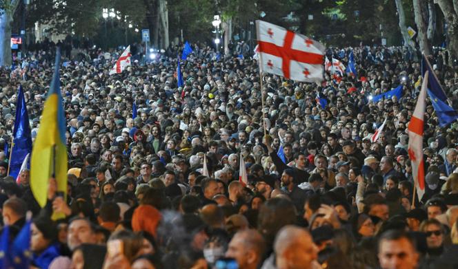 Uma manifestação pró-europeia em Tbilisi, 20 de outubro de 2024.