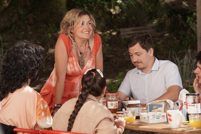 Céline Groussard et Stanislas Carmont dans le film « Un p’tit truc en plus », réalisé par Artus, sorti en salle en mai 2024.