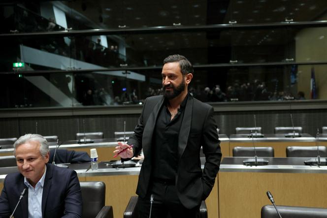 Cyril Hanouna perante a comissão parlamentar de inquérito à atribuição de frequências TNT, na Assembleia Nacional, 14 de março de 2024. 