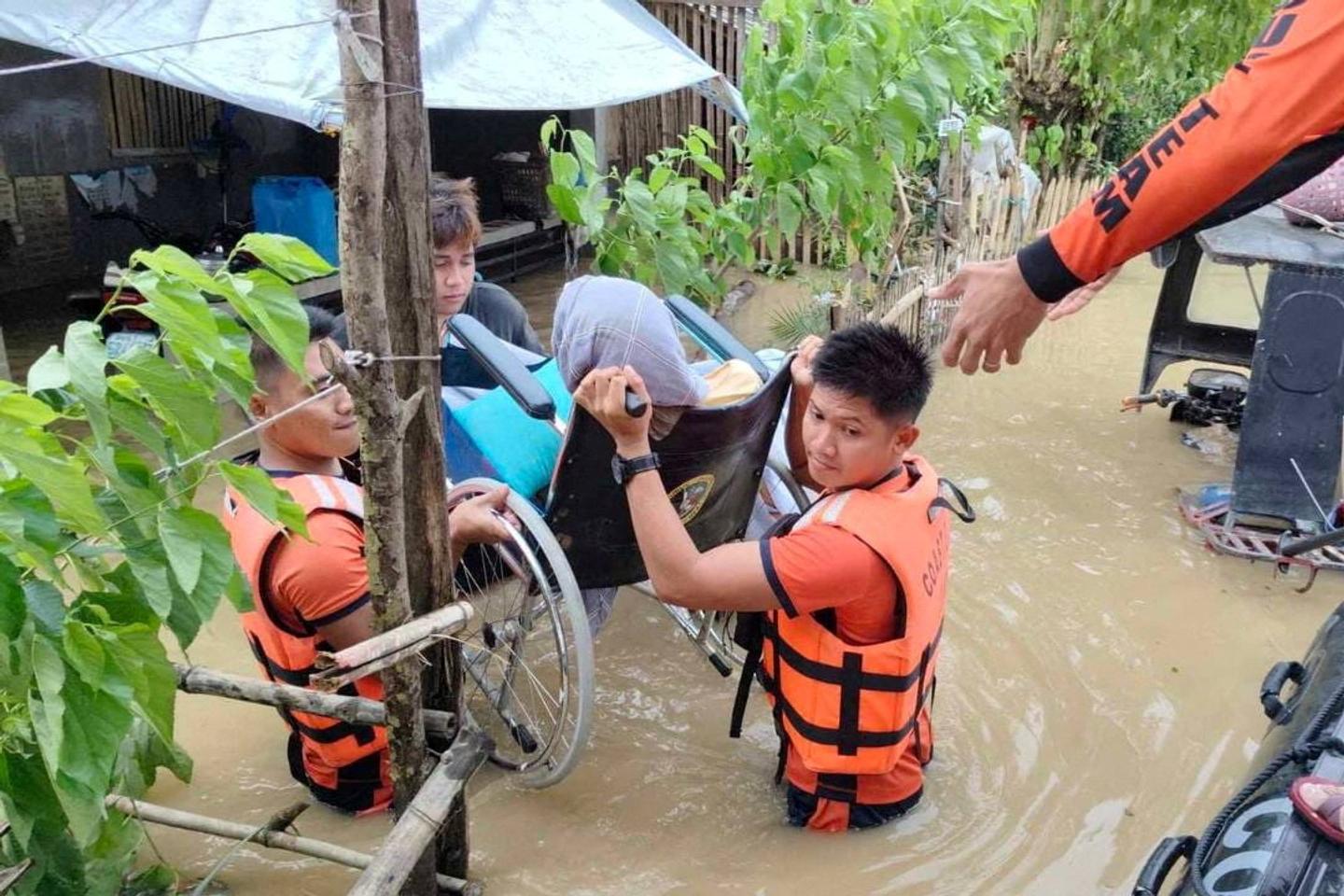 Tropical Storm Trami batters Philippines