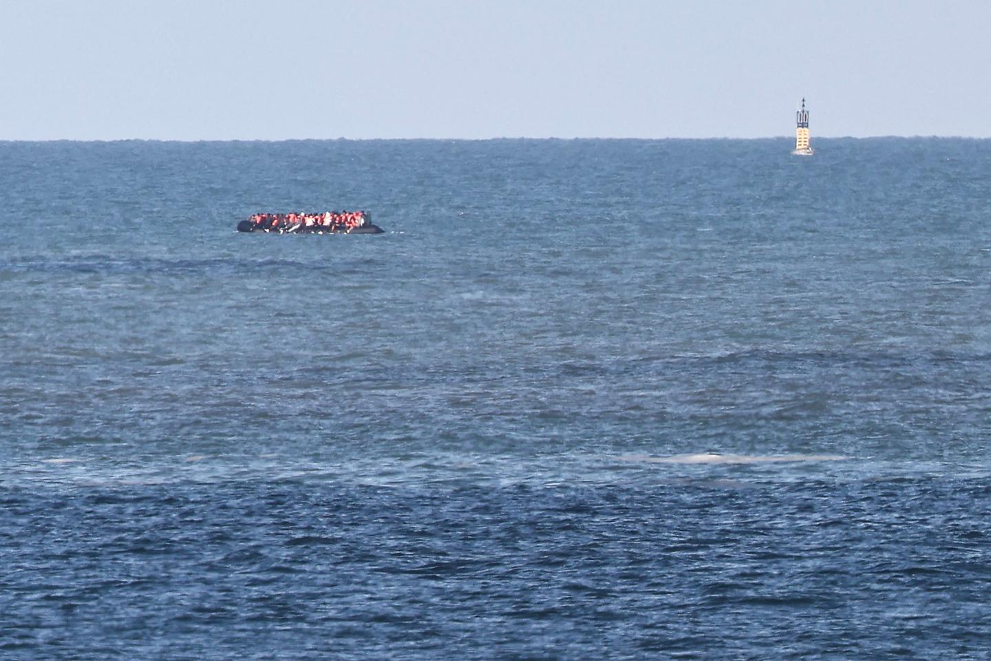 Man dies trying to cross the Channel, French authorities say