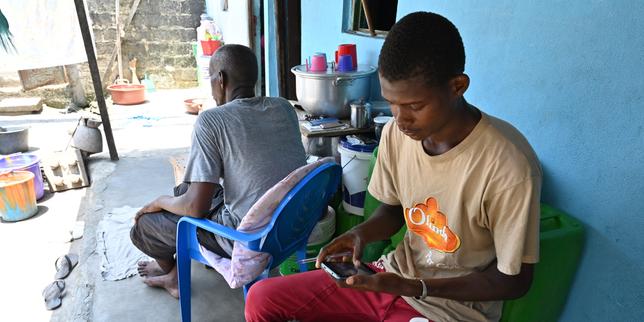 En Côte d’Ivoire, les autorités veulent endiguer la désinformation sur les réseaux sociaux thumbnail