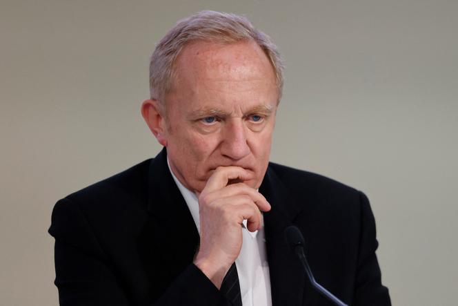 O CEO do grupo de luxo Kering, François-Henri Pinault, em Paris, 25 de abril de 2024. 